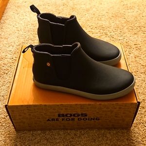 Bogs black 'Kicker Rain' chelsea slip on size 6 NWT